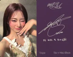 【中古】コレクションカード(女性) TWICE/ツウィ(TZUYU)/裏面紫・印刷サイン・メッセージ入り/CD「abouTZU」(Run/Fly ver.)封入フォトカード