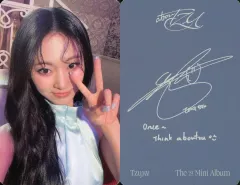 【中古】コレクションカード(女性) TWICE/ツウィ(TZUYU)/裏面青・印刷サイン・メッセージ入り/CD「abouTZU」(Run/Fly ver.)封入フォトカード