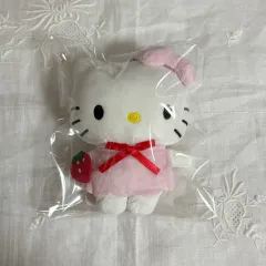 サンリオ ピンクいちご ハローキティ ぬいぐるみ キーホルダー