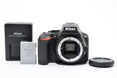 ☆極上美品☆《ショット数2,920回》ニコン NIKON D5500 ボディ