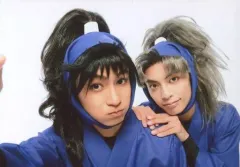 【中古】生写真(男性) 山木透(久々知兵助)・栗原大河(竹谷八左エ門)/横型・バストアップ・山木頬膨らませ・キャラクターショット/「ミュージカル 忍たま乱太郎 第8弾 がんばれ五年生!技あり、術あり、初忍務!!」ブロマイド第1弾