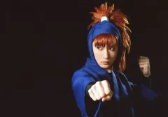 【中古】生写真(男性) 吉田翔吾(不破雷蔵)/横型・バストアップ・衣装青・両手グー・右手前・目線左・背景黒・キャラクターショット/「ミュージカル 忍たま乱太郎 第8弾 再演 がんばれ五年生!技あり、術あり、初忍務!!」トレーディングブロマイド