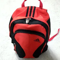 アディダス　リュック　バックパック　赤色　黒色　ポリエステル　刺繍ロゴ