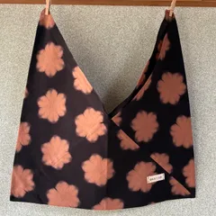 s172 【sato】 手染め あづま袋 黒地 ブラウン 雪花絞り 有松鳴海絞り と同技法 ブラック レディース メンズ エコバッグ あずま袋 東袋 ハンドバッグ 軽い 綿100% 和柄 伝統技法 ハンドメイド ラッピングにも好評 一点物