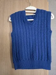 ケーブル編み ニットベスト