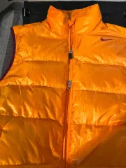 ナイキ オレンジ ダウン ベスト (11)