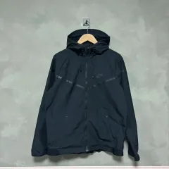 ナイキ テックパック ウィンドランナー ウィンドブレーカー 黒