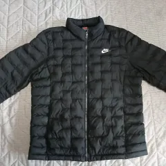 ナイキ 軽量ダウン Lサイズ