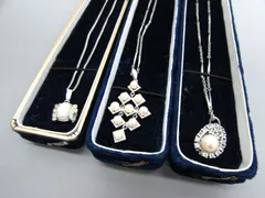 フェイクパール ネックレス シルバー色 ラインストーン エレガント 綺麗め アクセサリー 服飾小物 3点おまとめセット ケース付き