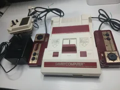 ファミコン本体、スーパーコントローラー2付き