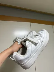 ザラ スニーカー