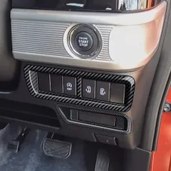 【送料無料】17年モデル SUZUKI SPACIA専用 多機能ボタンフレーム｜ABS製｜カーボン調/光沢ブラック｜SOSボタン装飾