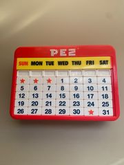 2004年製 ペッツ PEZ パズル万年カレンダー - メルカリ