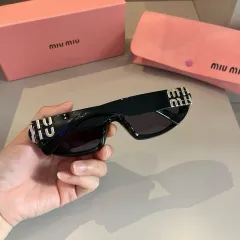 2026年最新】miumiu サングラスケースの人気アイテム - メルカリ