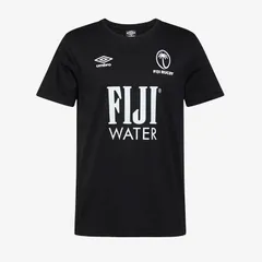 【送料無料・匿名配送】Umbro アンブロ ラグビー フィジー代表 2025/26 カジュアル Tシャツ ブラック 黒 新品のサムネイル