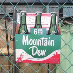 ダイカット エンボス メタルサイン MOUNTAIN DEW 6P PACK マウンテンデュー ブリキ看板 企業 ロゴ 看板 装飾 アメリカン雑貨