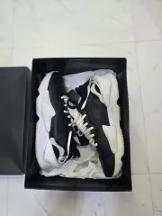 2026年最新】Y-3スニーカーの人気アイテム - メルカリ