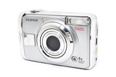☆実用品☆ FUJIFILM フジフィルム FinePix A900 シルバー