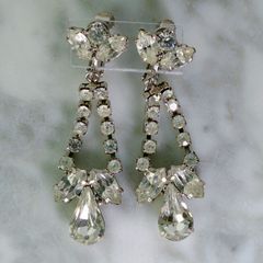 スワロフスキーSwarovski RosetteDark ピアス5028899 - メルカリ