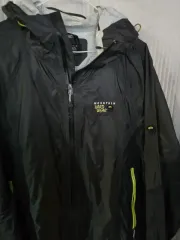 マウンテンハードウェア ブラック ウィンドブレーカー ジャケット