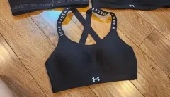 UNDER ARMOUR アンダーアーマー 機能性 レディース スポーツブラ 最高 ほぼ新品
