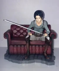 進撃の巨人 リヴァイ 古典クージー B賞 ソファ座位 フィギュア 一番くじ自由への進撃