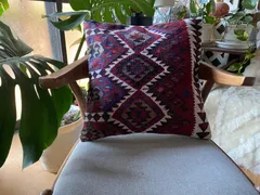 トルコの東ヴァンキリム使用クッションカバー手織りの素敵なキリムからのクッションカバー27年来沢山のキリム絨毯を日本にお届けクッションカバーもお任せください