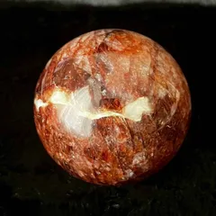【348g レッドファイアークォーツ スフィア】 原石 浄化 天然石 サシ入り 丸玉 パワーストーン 虹 鉱物 AAA 透明度