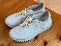 onitsuka tiger オニツカタイガー サラ ユニセックス スニーカー 250