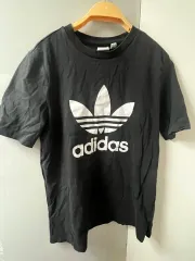 (アメリカ 正規品) adidas 黒 半袖Tシャツ