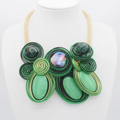 M409 特大 ネックレス 大ぶり カラーストーン風 グリーン系カラー ゴールド ワイヤー デザイン コスチュームジュエリー