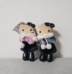 ハローキティ ぬいぐるみ キーホルダー ブラック リボン ファー 装飾 新品