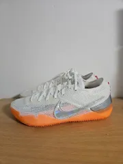 コービー not 360 インフラレッド 270サイズ バスケシューズ(送料込み)