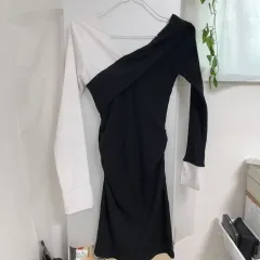 ブラック&白 カラーブロック オフショルダー ONE PIECE ドレス