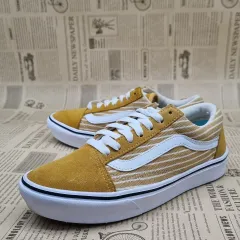 VANS コンフィクッシュ マスタード スニーカー 230