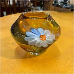 ガラス製 フラワーベース 高さ18cm 花瓶 花器 壺 つぼ アンバー 琥珀色 白い花 ホワイトフラワー おしゃれ【CA1108-4】