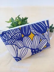 ファスナーポーチ(北欧アートフラワーイエローブルー)