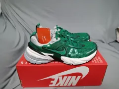 (新品) NIKE V2K RUN 240