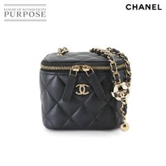 美品 シャネル CHANEL マトラッセ ミニ バニティ チェーン ショルダー バッグ ラムスキン ブラック AP1447 ゴールド 金具 90307534