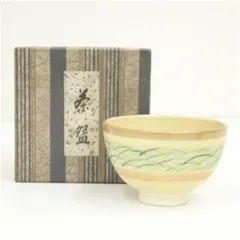 京焼　宮川香泉造　色絵草文茶碗（箱付）  茶道 抹茶 おしゃれ 抹茶茶碗 抹茶碗 和食器 レトロ 茶器 骨董 茶わん 茶会 茶の湯