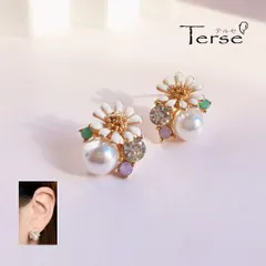 フラワーピアス 花ピアス ピアス 1ペア ホワイト パール ビジュー 立体 華やか 上品 可愛い 春 デイジー コスモス お出かけ パーティー 結婚式 バレンタイン ギフト プレゼント 彼女 卒業 入学式 母の日 フォーマル カジュアル 大人可愛い