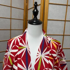 羽織　身丈105cm　ポリエステル　赤　小紋　花柄　幾何学模様　レディース　モダン　洗える着物