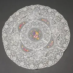 フランス製 アンティークレース・手刺繍円形テーブルセンター