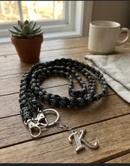 【選べるイニシャルチャーム付】スマホショルダー パラコード 斜めがけ ストラップ