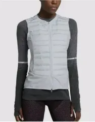 ナイキ ウィメンズ エアロロフト ベスト ジャケット シルバーグレー