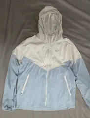 ナイキ ランニング ウィンドブレーカー