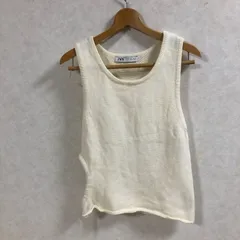 ZARA　カットアウト入り　ニットトップス　タンクトップ　ノースリーブ　Lサイズ