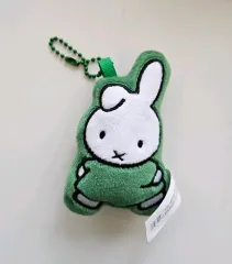新品) ミッフィー ぬいぐるみ キーホルダー グリーン ぬいぐるみ