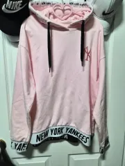 ニューヨーク・ヤンキース ピンク フーディー
