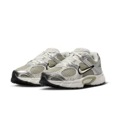 【正規品取扱店･新品】 NIKE スニーカー レディース HQ7901 ナイキ NIKE V5 RNR